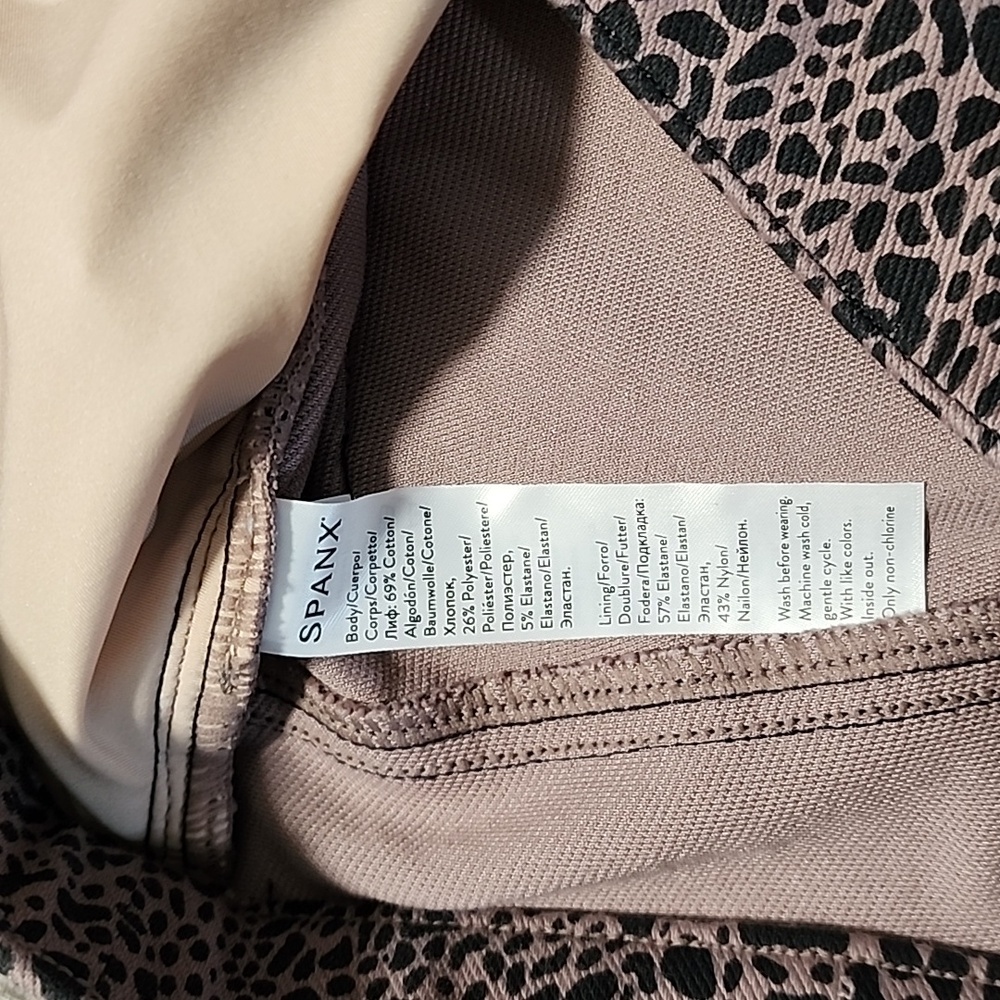 🎉 SPANX Jean-ish Leggings 🎉 - Picture 4 of 6